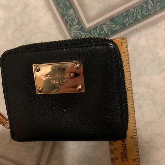 MICHAEL KORS compact zip wallet - Picture 7 of 8